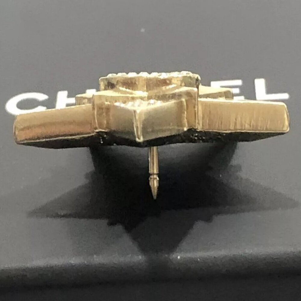 CHANEL CC Logo Double Star Rhinestone Brooch Gold Tone Pin A17C Auth w/Box D-j11 - Picture 5 of 16